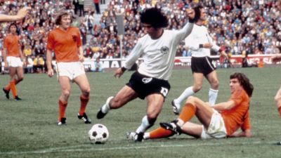 Khoảnh khắc vĩ đại World Cup (Số 04)