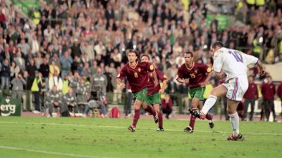 Khoảnh khắc vĩ đại World Cup (Số 12)