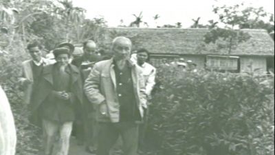 Đêm nghe hát đò đưa nhớ Bác