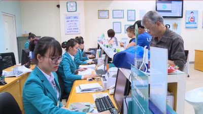 Dịch vụ rút tiền mặt từ thẻ tín dụng: Những rủi ro khôn lường